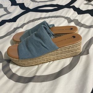 Platform sandals